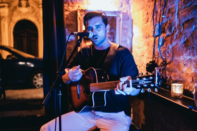 Wednesday Night Live Music and Cocktails Ticket in Kontakt Bar - Service and atmosphere, including standout staff names