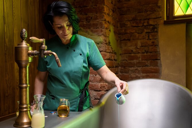 Wine SPA and Salt Cave for 1-12 people - Your one-hour flow: from Cleopatra wine bath to the salt cave