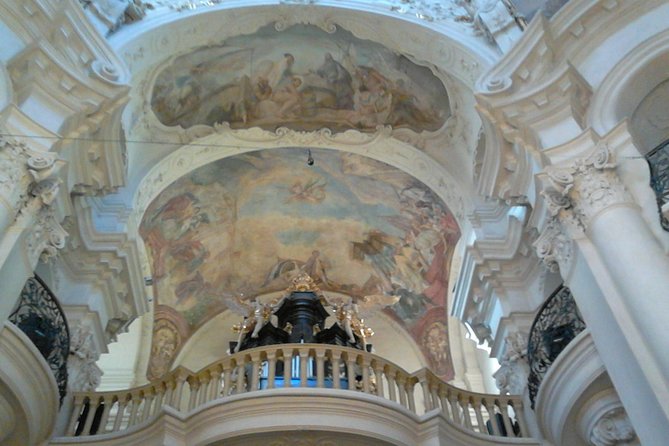 Your own guide for Old Town Highlights and Secrets Tour - Gothic gems and Art Nouveau pride: Tyn, Stone Bell House, and Obecni Dum